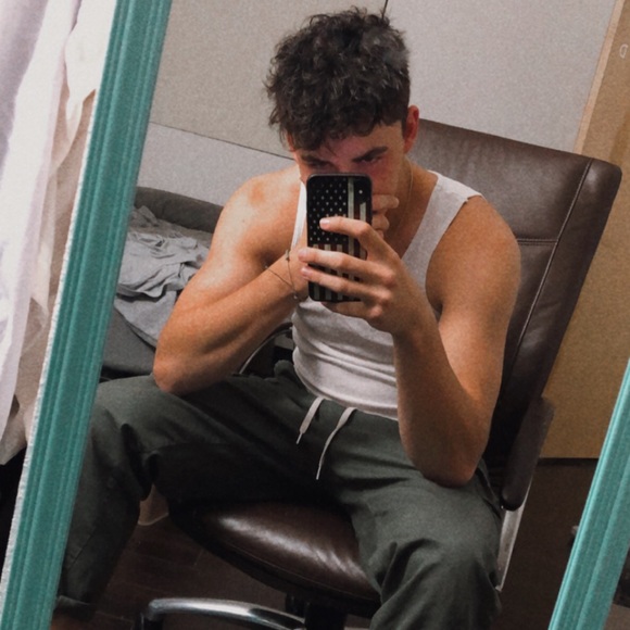 Meet your Posher, Matthew - Picture 1 of 1